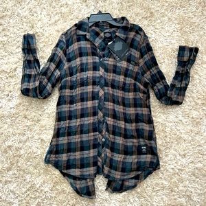 Harley Davidson Women’s Flannel Split Tail Button Up Top